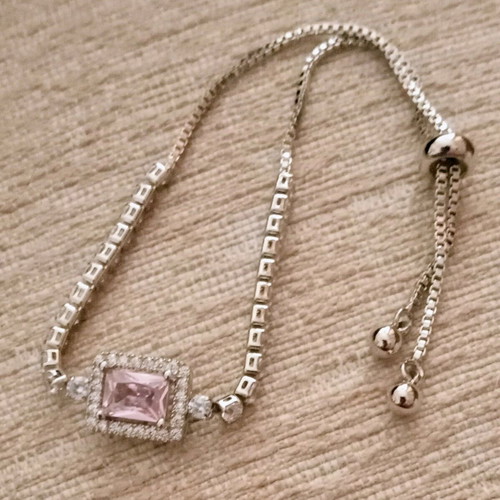 Bracelet with sparkling zirconia and adjustable size