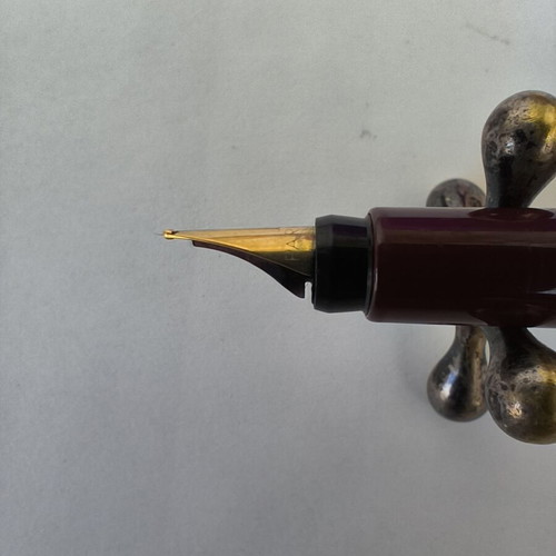 Parker 88 pen ivory like new with converter