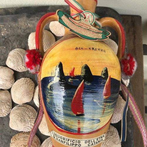 Mandarinetto dell Etna liqueur new in handmade painted clay jug