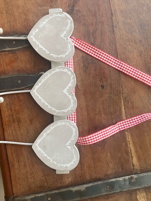 Coat rack 3 positions with hearts like new