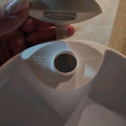 Thermos plate used for baby food with suction base