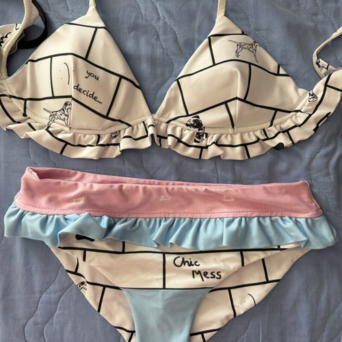 Chic Mess bikini set of 3, reversible top, high-waisted, like new