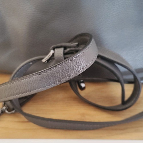 Caprisa shoulder bag new, gray with leather wear