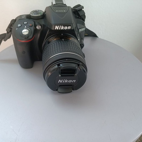 Nikon D5300 DSLR like new with 18-55mm lens