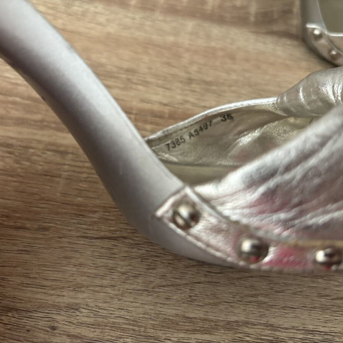 Dolce & Gabbana leather sandals like new, silver, size 36