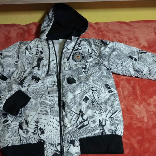 White reversible jacket like new, size M, with detachable hood