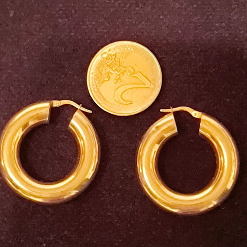 14K Gold Hoop Earrings like new, Italian puffed design
