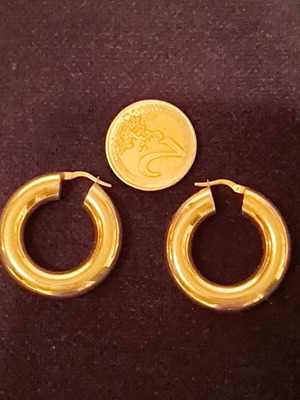 14K Gold Hoop Earrings like new, Italian puffed design