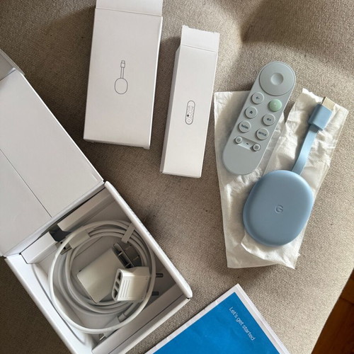 Google Chromecast with Google TV 4K limited edition like new