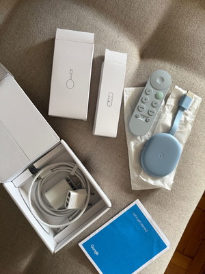 Google Chromecast with Google TV 4K limited edition like new