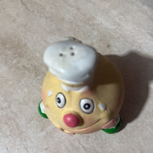 Garlic salt shaker like new