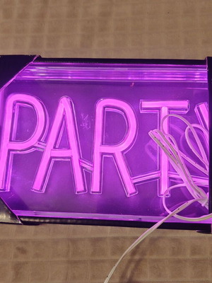 Σετ LED νέον επιγραφές Absolu Chic LOVE και PARTY, με USB