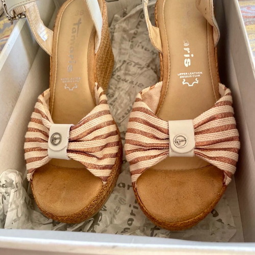 Tamaris platform sandals like new, size 38 with strap and fabric