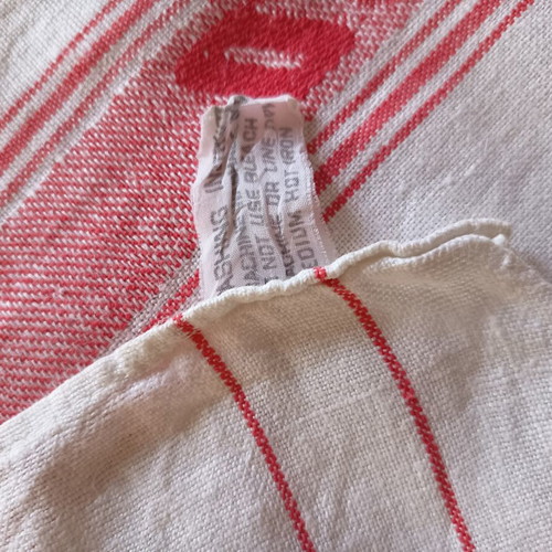 Vintage QANTAS Linen Kitchen Towels Set of 2 like new