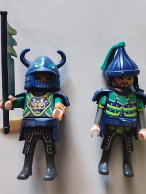 Playmobil Dragons Chief and Knight of Green Samurai like new