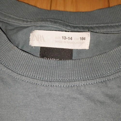 Among Us t-shirt used from Zara multicolor