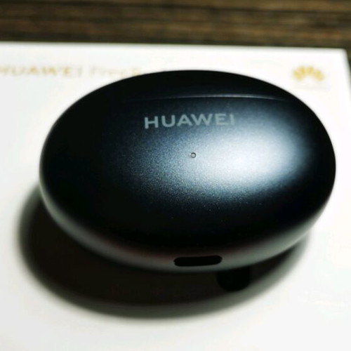 Huawei FreeBuds 6i σαν καινούργια, μαύρα ακουστικά