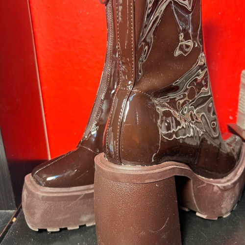 Bershka brown faux leather ankle boots like new with zipper and patent leather size 39