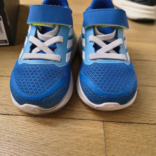 Adidas baby shoes size 21