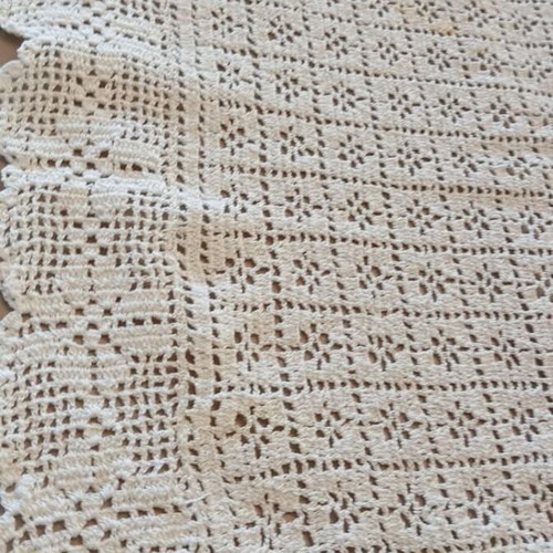 Set of 4 table linens in different sizes new