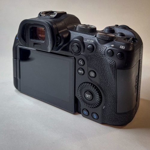 Canon EOS R6 Body like new, full frame camera