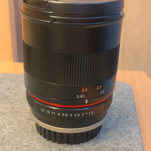 Samyang 85mm f/1.8 lens for Sony-E like new