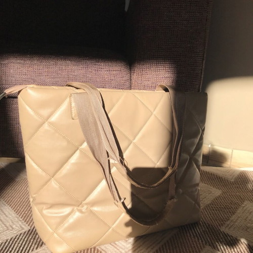 Shoulder bag used in good condition