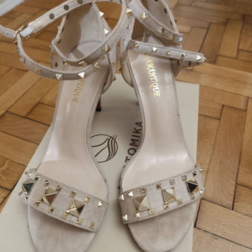 Women's sandals new, size 37, beige
