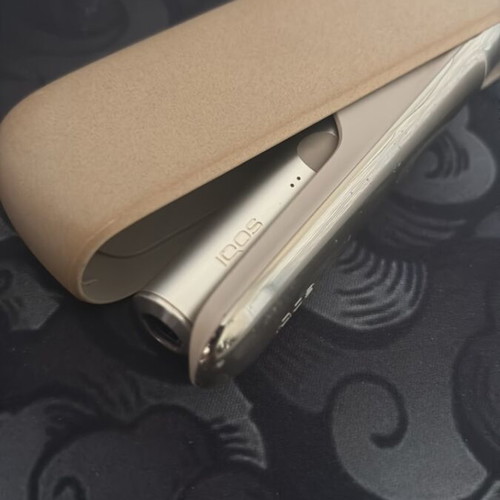 Iqos electronic cigarette device