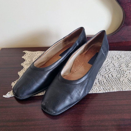 Leather orthopedic pumps used with heel size 39, black