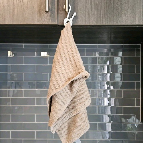 Clothespin hook for towels, cloths and clothes white new
