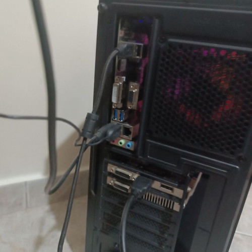 Desktop computer used with AMD Ryzen 3 3100, GTX 950, 8GB RAM