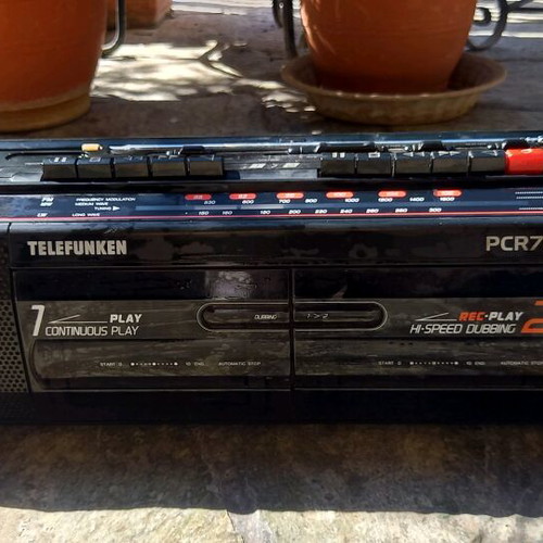 Vintage radio cassette like new