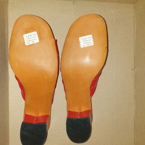 Vintage 60s red leather mule sandals size 39 new, padded