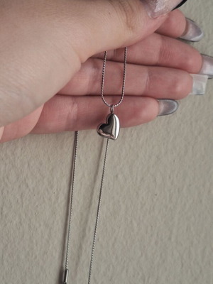 Heart necklace like new, silver color