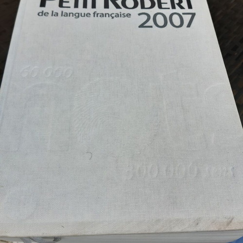 Le Nouveau Petit Robert 2007 like new