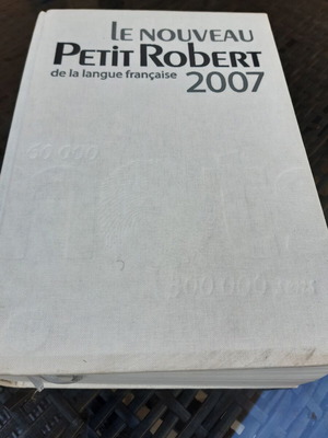 Le Nouveau Petit Robert 2007 like new