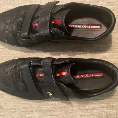 Prada leather shoes like new, size 43