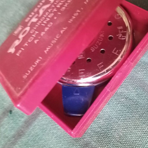 Suzuki Rotary Chromatic Pitch Instrument like new, multi tones, tuner