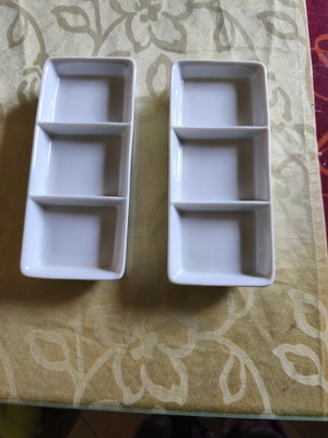 Small dip platters like new, set of 2 with compartments