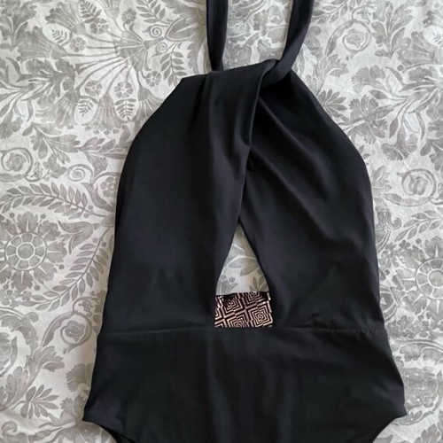 Bluepoint one-piece swimsuit L with open back like new, black