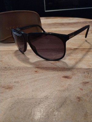 Gucci men's sunglasses like new with leather case black