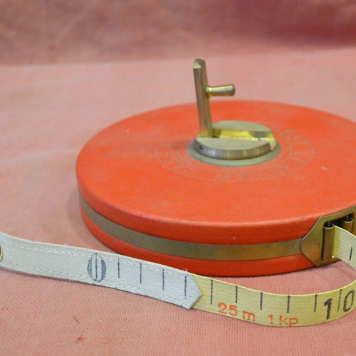 Collectible measuring tape 25 meters from former East Germany like new with leather case