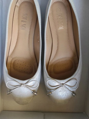 Silver ballerina shoes like new, size 39