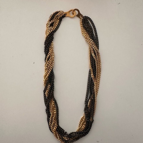 Necklace with intertwined chains like new, black and gold