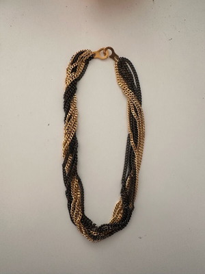 Necklace with intertwined chains like new, black and gold