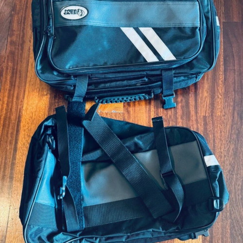 Quest Motorcycle Saddlebags pair, like new, expandable touring