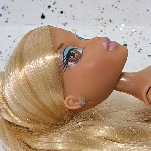 Bratz Ice Champions Vinessa doll used with flaws