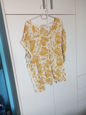 Blouse Simple Fashion like new, white and orange, one size