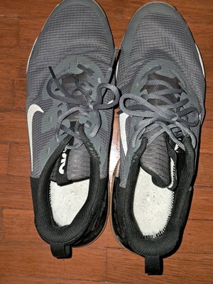 Μπασκετικά παπούτσια Nike σε άριστη κατάσταση, μαύρο και γκρι